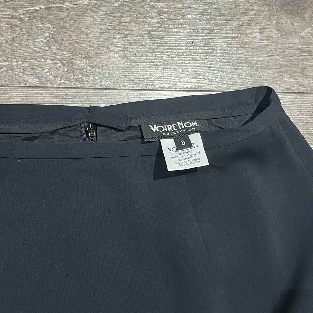 Elegant Black Women's Skirt - Picture 3 of 5
